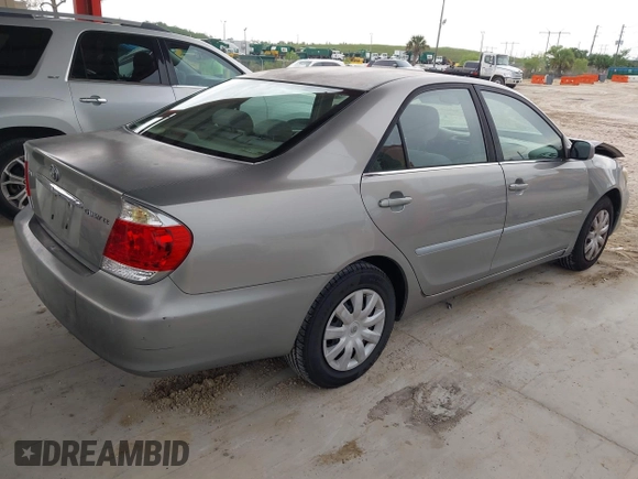 2005 Toyota Camry STD with VIN 4T1BE32K75U953925, listed as a IAAI auction lot 42411400 with 289,566 mi miles and . Bid and sale history available at DreamBid. Image 4.