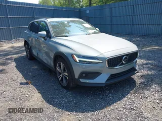 2025 Volvo V60 Plus с VIN YV4L12WK2S2149755, выставлен на аукционе IAAI как лот 42785766 с пробегом 2 053 миль миль и . История ставок и продаж доступна на DreamBid. Изображение 1.