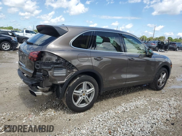 2016 Porsche Cayenne z VIN WP1AA2A22GKA11334, wystawiony jako Copart lot #55961845 z przebiegiem 73 174 mil mil oraz Szkoda całkowita • Salvage title. Historia ofert i sprzedaży dostępna na DreamBid. Obrazek 3.