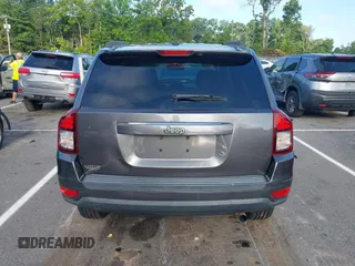 2017 Jeep Compass Sport SE z VIN 1C4NJCBA9HD130745, wystawiony jako IAAI lot #42710204 z przebiegiem 213 410 mil mil oraz . Historia ofert i sprzedaży dostępna na DreamBid. Obrazek 16.
