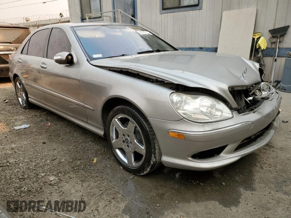 2006 Mercedes-Benz S 500 z VIN WDBNG75JX6A481081, wystawiony jako Copart lot #88057695 z przebiegiem 87 876 mil mil oraz Tytuł czysty. Historia ofert i sprzedaży dostępna na DreamBid. Obrazek 4.