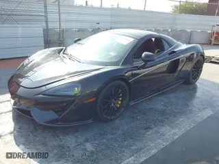 2019 McLaren 570S with VIN SBM13FAA2KW006203, listed as a IAAI auction lot 40915548 with 1 mi miles. Bid and sale history available at carsss.com. Image 2.