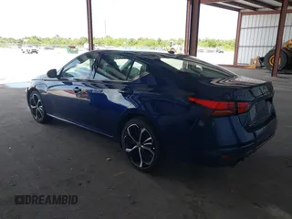 2023 Nissan Altima SR z VIN 1N4BL4CV3PN367086, wystawiony jako IAAI lot #42377083 z przebiegiem 52 417 mil mil oraz . Historia ofert i sprzedaży dostępna na DreamBid. Obrazek 3.