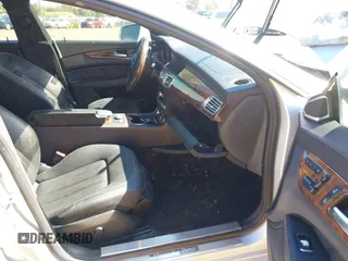 2014 Mercedes-Benz CLS 550 z VIN WDDLJ7DB8EA097096, wystawiony jako IAAI lot #40084432 z przebiegiem 93 431 mil mil oraz . Historia ofert i sprzedaży dostępna na DreamBid. Obrazek 5.