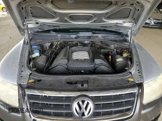 2006 Volkswagen Touareg 4.2L V8 with VIN WVGZM77L76D040030, listed as a Copart auction lot 53206065 with 133,997 mi miles and Clean Title. Bid and sale history available at DreamBid. Image 12.
