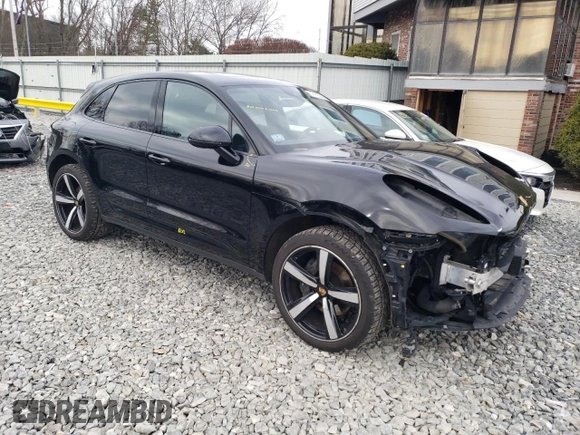 2022 Porsche Macan with VIN WP1AA2A51NLB00488, listed as a Copart auction lot 48550365 with 37,110 mi miles and Salvage Title. Bid and sale history available at carsss.com. Image 4.
