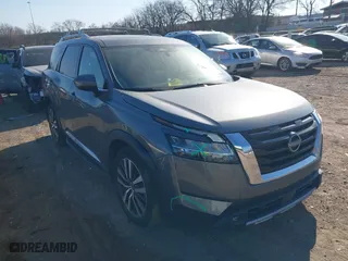 2022 Nissan Pathfinder Platinum with VIN 5N1DR3DK8NC227555, listed as a IAAI auction lot 41704799 with 112,458 mi miles. Bid and sale history available at carsss.com. Image 1.