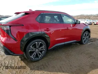 2024 Toyota bZ4X XLE z VIN JTMABACA3RA076814, wystawiony jako Copart lot #47046235 z przebiegiem 18 457 mil mil oraz Szkody całkowita. Historia ofert i sprzedaży dostępna na DreamBid. Obrazek 14.
