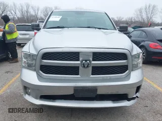 2015 Ram 1500 Express z VIN 1C6RR7FT8FS617657, wystawiony jako IAAI lot #41548188 z przebiegiem 144 050 mil mil oraz . Historia ofert i sprzedaży dostępna na DreamBid. Obrazek 12.