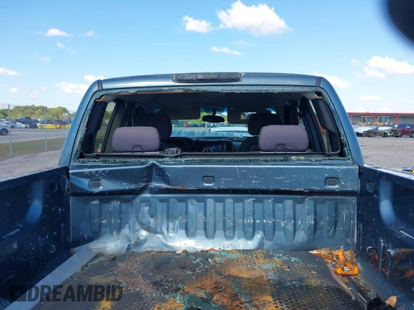 2007 Chevrolet Silverado 1500 LT w/1LT with VIN 2GCEC19C971636527, listed as a IAAI auction lot 41905194 with 164,468 mi miles. Bid and sale history available at carsss.com. Image 6.