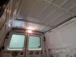 2014 Ford Econoline Cargo Commercial z VIN 1FTNE1EW9EDA49417, wystawiony jako Copart lot #57903895 z przebiegiem 39 300 mil mil oraz Czysty tytuł • Clean title. Historia ofert i sprzedaży dostępna na DreamBid. Obrazek 11.