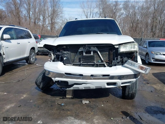 2005 Chevrolet Silverado 1500 LS with VIN 2GCEK13T151233103, listed as a IAAI auction lot 41656738 with 216,008 mi miles. Bid and sale history available at carsss.com. Image 13.