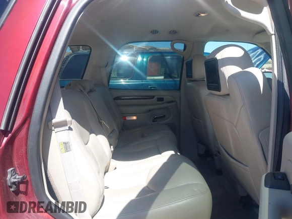 2003 Cadillac Escalade с VIN 1GYEC63T63R223370, выставлен на аукционе IAAI как лот 42475019 с пробегом 130 350 миль миль и . История ставок и продаж доступна на DreamBid. Изображение 8.