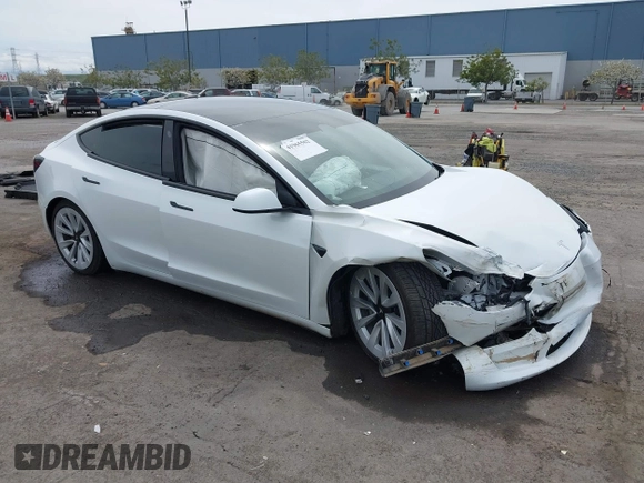 2023 Tesla Model 3 z VIN 5YJ3E1EA5PF383595, wystawiony jako IAAI lot #41965562 z przebiegiem 35 878 mil mil oraz . Historia ofert i sprzedaży dostępna na DreamBid. Obrazek 1.