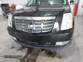 2009 Cadillac Escalade z VIN 1GYFK43569R108175, wystawiony jako IAAI lot #42131344 z przebiegiem 178 861 mil mil oraz . Historia ofert i sprzedaży dostępna na DreamBid. Obrazek 6.