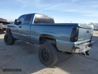 2006 Chevrolet Silverado 1500 LT1 with VIN 2GCEC19T961126032, listed as a Copart auction lot 45683125 with 137,234 mi miles and Salvage Title. Bid and sale history available at carsss.com. Image 2.