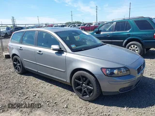 2005 Volvo V50 с VIN YV1MW682752045922, выставлен на аукционе IAAI как лот 42203146 с пробегом 136 175 миль миль и . История ставок и продаж доступна на DreamBid. Изображение 1.