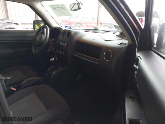 2016 Jeep Patriot Sport with VIN 1C4NJPBB2GD763490, listed as a IAAI auction lot 41613265 with 104,806 mi miles. Bid and sale history available at carsss.com. Image 5.
