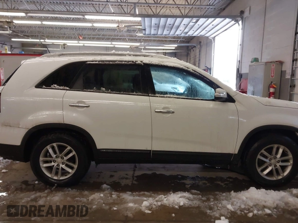 2015 Kia Sorento LX with VIN 5XYKT4A79FG585120, listed as a IAAI auction lot 41533779 with 127,337 mi miles. Bid and sale history available at carsss.com. Image 13.
