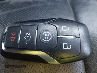 2015 Ford F-150 XL z VIN 1FTEW1CF0FFA15484, wystawiony jako IAAI lot #41928568 z przebiegiem Nie podano mil oraz . Historia ofert i sprzedaży dostępna na DreamBid. Obrazek 11.