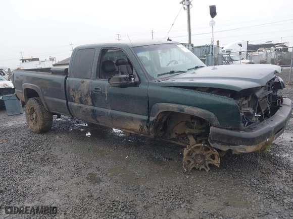 2003 Chevrolet Silverado 2500HD LS with VIN 1GCHK29U23E244349, listed as a IAAI auction lot 41338303 with 213,568 mi miles. Bid and sale history available at carsss.com. Image 1.