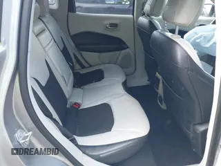 2018 Jeep Compass Latitude with VIN 3C4NJCBB1JT374446, listed as a IAAI auction lot 40536024 with 110,165 mi miles. Bid and sale history available at carsss.com. Image 8.