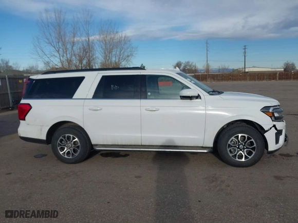2023 Ford Expedition Max XLT with VIN 1FMJK1J85PEA16650, listed as a IAAI auction lot 41773756 with NaN miles. Bid and sale history available at carsss.com. Image 13.