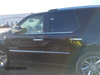 2013 Cadillac Escalade Platinum Edition with VIN 1GYS4DEF7DR251126, listed as a IAAI auction lot 41534025 with 173,153 mi miles. Bid and sale history available at carsss.com. Image 15.