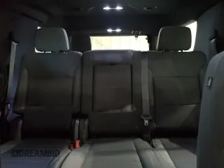 2022 Chevrolet Tahoe LS z VIN 1GNSKMKD8NR330151, wystawiony jako Copart lot #57070205 z przebiegiem 61 531 mil mil oraz Szkoda całkowita • Salvage title. Historia ofert i sprzedaży dostępna na DreamBid. Obrazek 10.