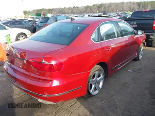 2016 Volkswagen Passat SE z VIN 1VWBS7A34GC066383, wystawiony jako IAAI lot #41723442 z przebiegiem 104 077 mil mil oraz . Historia ofert i sprzedaży dostępna na DreamBid. Obrazek 4.