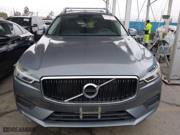 2018 Volvo XC60 Momentum with VIN YV4102RK4J1095627, listed as a IAAI auction lot 41778039 with 36,889 mi miles. Bid and sale history available at carsss.com. Image 12.
