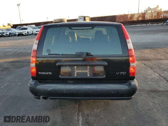 2000 Volvo V70 with VIN YV1LW61J7Y2652291, listed as a Copart auction lot 80141284 with 191,636 mi miles and Salvage Title. Bid and sale history available at carsss.com. Image 6.
