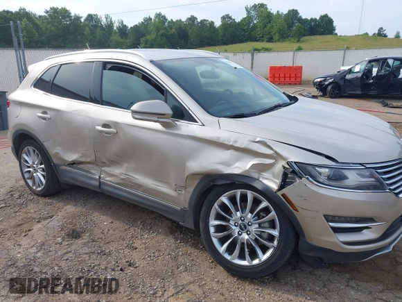 2017 Lincoln MKC Reserve с VIN 5LMCJ3C97HUL32052, выставлен на аукционе IAAI как лот 42584957 с пробегом 88 459 миль миль и . История ставок и продаж доступна на DreamBid. Изображение 6.