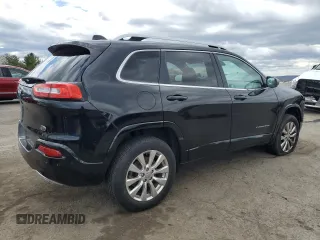 2017 Jeep Cherokee Overland z VIN 1C4PJMJS3HW551101, wystawiony jako Copart lot #53347975 z przebiegiem 60 795 mil mil oraz Szkoda całkowita • Salvage title. Historia ofert i sprzedaży dostępna na DreamBid. Obrazek 3.