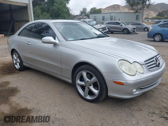 2005 Mercedes-Benz CLK 320 with VIN WDBTJ65J25F133005, listed as a IAAI auction lot 42052519 with 158,186 mi miles and . Bid and sale history available at DreamBid. Image 1.