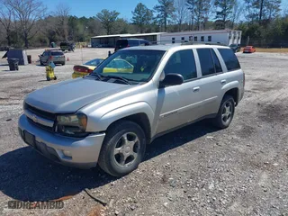 2004 Chevrolet TrailBlazer LT with VIN 1GNDS13S142171842, listed as a IAAI auction lot 41805868 with 200,232 mi miles. Bid and sale history available at carsss.com. Image 2.