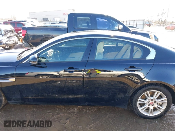 2018 Jaguar XE 25t Premium with VIN SAJAD4FX3JCP20138, listed as a IAAI auction lot 41441120 with 52,795 mi miles. Bid and sale history available at carsss.com. Image 14.
