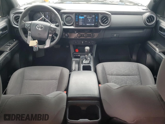 2018 Toyota Tacoma SR5 z VIN 3TMAZ5CN8JM063442, wystawiony jako Copart lot #55141725 z przebiegiem 110 926 mil mil oraz Szkoda całkowita • Salvage title. Historia ofert i sprzedaży dostępna na DreamBid. Obrazek 8.