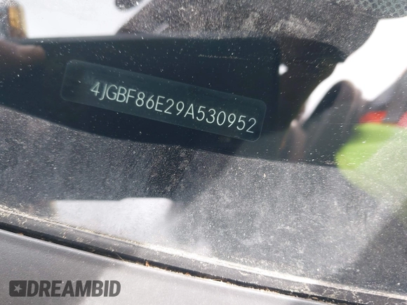 2009 Mercedes-Benz GL-Class 5.5L with VIN 4JGBF86E29A530952, listed as a IAAI auction lot 42112828 with 135,474 mi miles. Bid and sale history available at carsss.com. Image 12.
