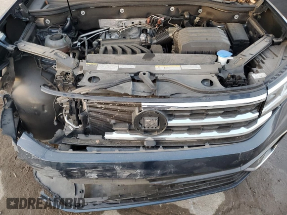 2021 Volkswagen Atlas SEL Premium R-Line with VIN 1V2FE2CA8MC238600, listed as a Copart auction lot 84416164 with 41,719 mi miles and Salvage title. Bid and sale history available at DreamBid. Image 12.