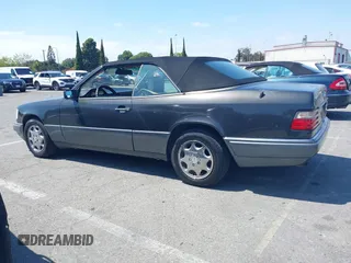 1994 Mercedes-Benz E 320 with VIN WDBEA66E7RC004579, listed as a IAAI auction lot 42170487 with 118,530 mi miles and . Bid and sale history available at DreamBid. Image 14.