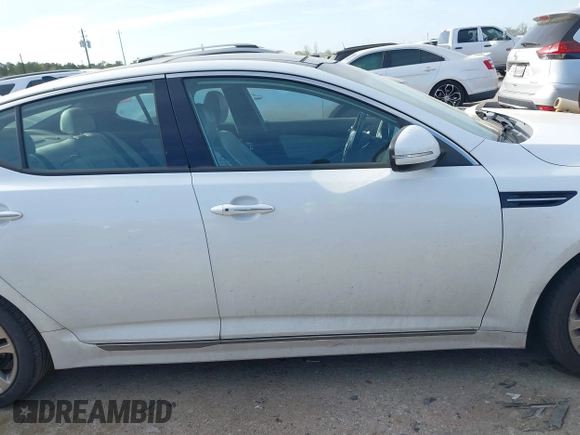 2013 Kia Optima SX with VIN 5XXGR4A62DG233168, listed as a IAAI auction lot 41820220 with 153,526 mi miles. Bid and sale history available at carsss.com. Image 13.