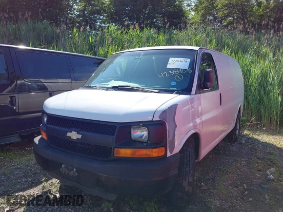2010 Chevrolet Express Cargo z VIN 1GCZGFBA2A1134516, wystawiony jako IAAI lot #42384678 z przebiegiem 165 951 mil mil oraz . Historia ofert i sprzedaży dostępna na DreamBid. Obrazek 2.