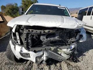 2015 GMC Sierra 2500HD Denali z VIN 1GT120E80FF175769, wystawiony jako Copart lot #79047164 z przebiegiem 116 447 mil mil oraz Szkoda całkowita • Salvage title. Historia ofert i sprzedaży dostępna na DreamBid. Obrazek 5.