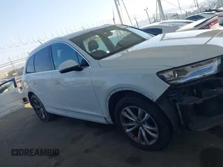 2019 Audi Q7 Premium z VIN WA1AAAF70KD037387, wystawiony jako IAAI lot #41966996 z przebiegiem 93 245 mil mil oraz . Historia ofert i sprzedaży dostępna na DreamBid. Obrazek 14.