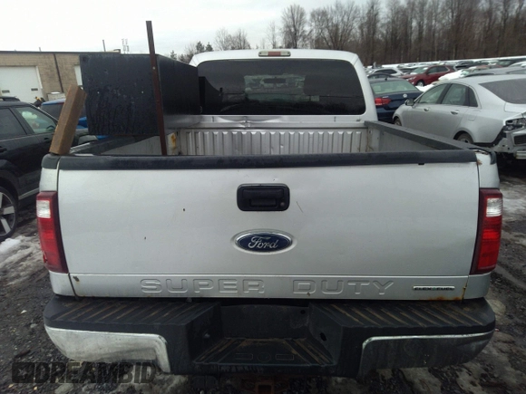 2012 Ford F-250 XL z VIN 1FT7X2B61CED13945, wystawiony jako IAAI lot #41662333 z przebiegiem 196 509 mil mil oraz . Historia ofert i sprzedaży dostępna na DreamBid. Obrazek 16.