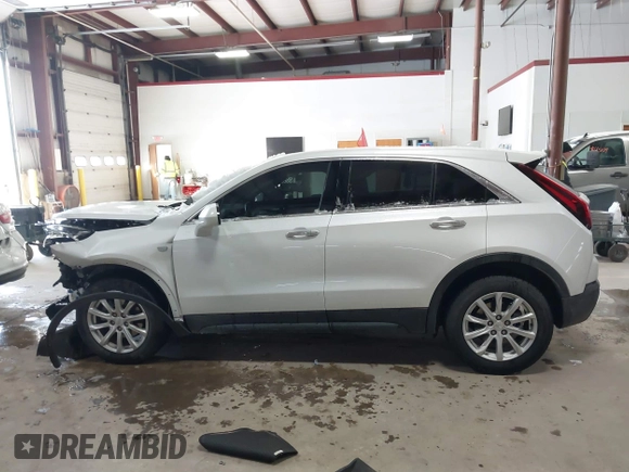 2022 Cadillac XT4 AWD Luxury with VIN 1GYFZBR45NF137676, listed as a IAAI auction lot 41614350 with 38,855 mi miles and . Bid and sale history available at carsss.com. Image 15.