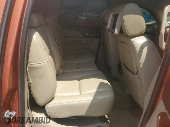 2007 Chevrolet Avalanche LTZ z VIN 3GNEC12027G108522, wystawiony jako Copart lot #54950015 z przebiegiem 188 712 mil mil oraz Szkoda całkowita • Salvage title. Historia ofert i sprzedaży dostępna na DreamBid. Obrazek 10.