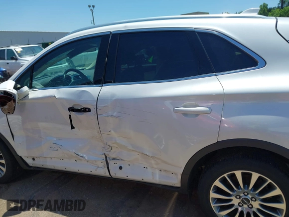 2016 Lincoln MKC Reserve with VIN 5LMTJ3DH5GUJ00697, listed as a IAAI auction lot 42519804 with 57,995 mi miles and . Bid and sale history available at DreamBid. Image 6.