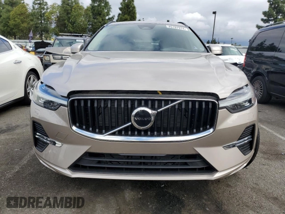 2023 Volvo XC60 Core z VIN YV4L12DV4P1260754, wystawiony jako Copart lot #45197974 z przebiegiem 2 741 mil mil oraz . Historia ofert i sprzedaży dostępna na DreamBid. Obrazek 5.